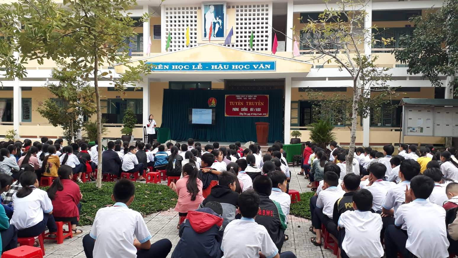 Truyền thông phòng chống HIV/AIDS tại trường THCS Thủy Vân (29 ...